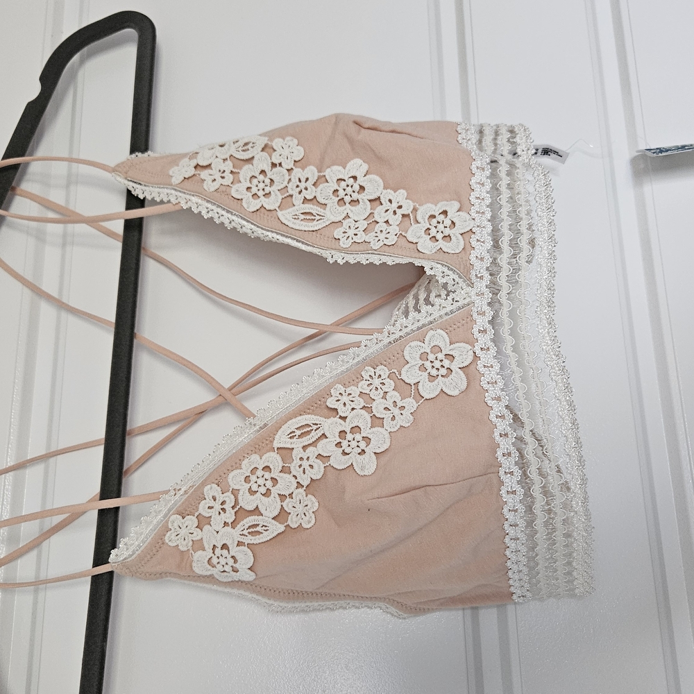 Lace Trim Floral Intimate in Nude And Cream